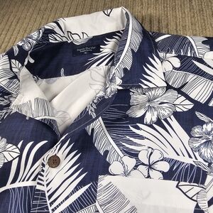 Year In Year Out Men's Hawaiian Shirt Large Palm Navy & White Resort Cruise Wear